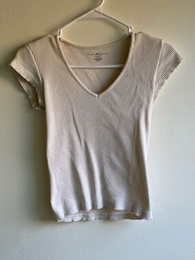 Brandy Melville Off White Ribbed V-Neck Tee Shirt